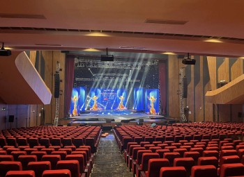 Lễ trao giải Ngôi Sao Xanh 2025 trước giờ G: Không khí háo hức lan tỏa tại Nhà hát Hòa Bình