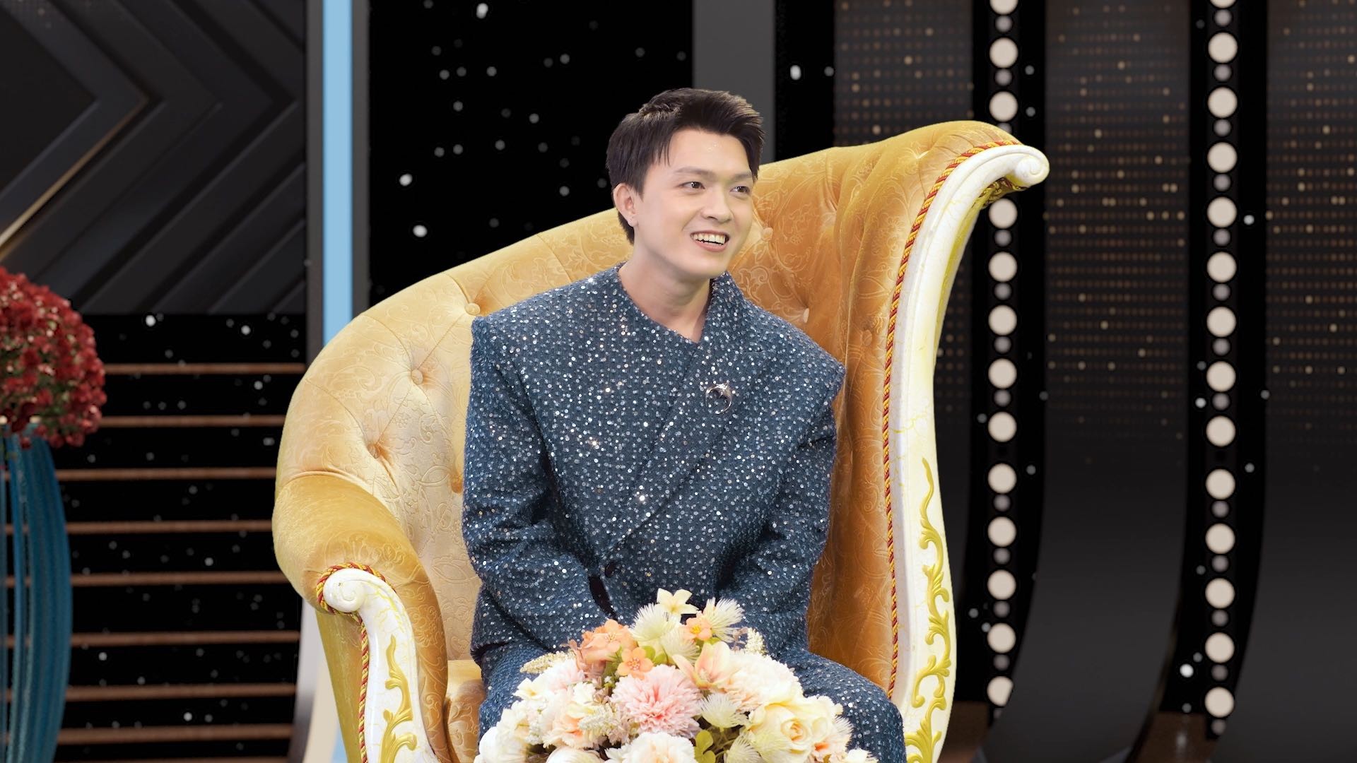 'Kỷ niệm thanh xuân': Chiếc 'đồng hồ may mắn' và bước ngoặt đưa Khánh Hoàng đến với Bolero