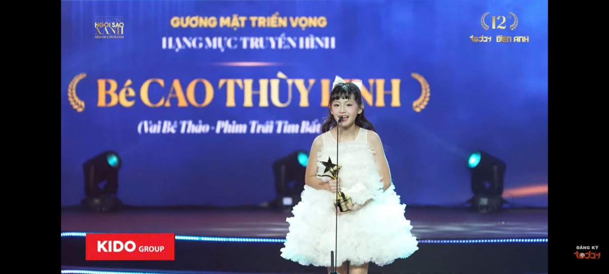 Live: Lễ trao giải Ngôi sao xanh lần thứ 12 - Giải thưởng Gương mặt Điện ảnh - Truyền hình hôm nay
