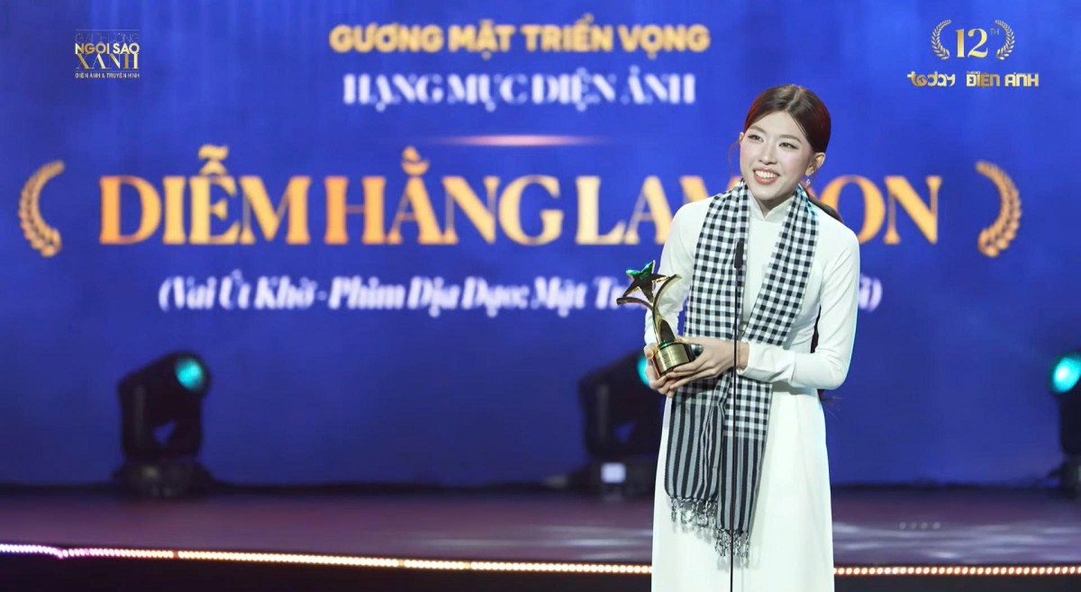 Live: Lễ trao giải Ngôi sao xanh lần thứ 12 - Giải thưởng Gương mặt Điện ảnh - Truyền hình hôm nay