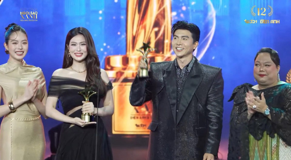 Live: Lễ trao giải Ngôi sao xanh lần thứ 12 - Giải thưởng Gương mặt Điện ảnh - Truyền hình hôm nay