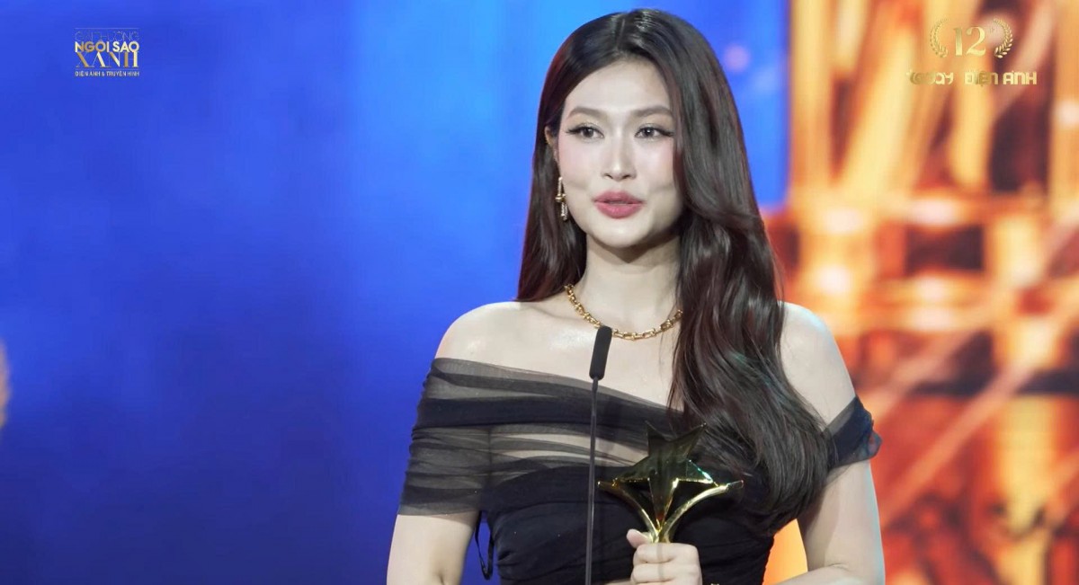 Live: Lễ trao giải Ngôi sao xanh lần thứ 12 - Giải thưởng Gương mặt Điện ảnh - Truyền hình hôm nay