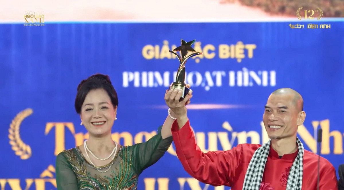 Live: Lễ trao giải Ngôi sao xanh lần thứ 12 - Giải thưởng Gương mặt Điện ảnh - Truyền hình hôm nay