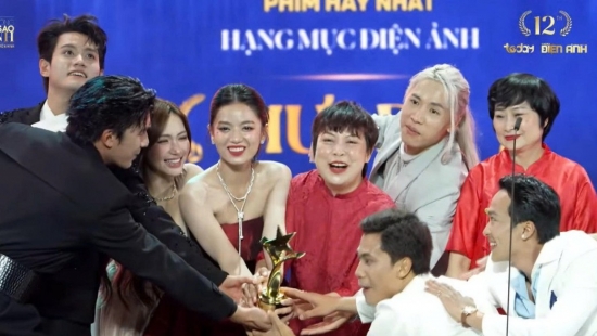 Live: Lễ trao giải Ngôi sao xanh lần thứ 12 - Giải thưởng Gương mặt Điện ảnh - Truyền hình hôm nay, 'Mưa đỏ' thắng lớn!