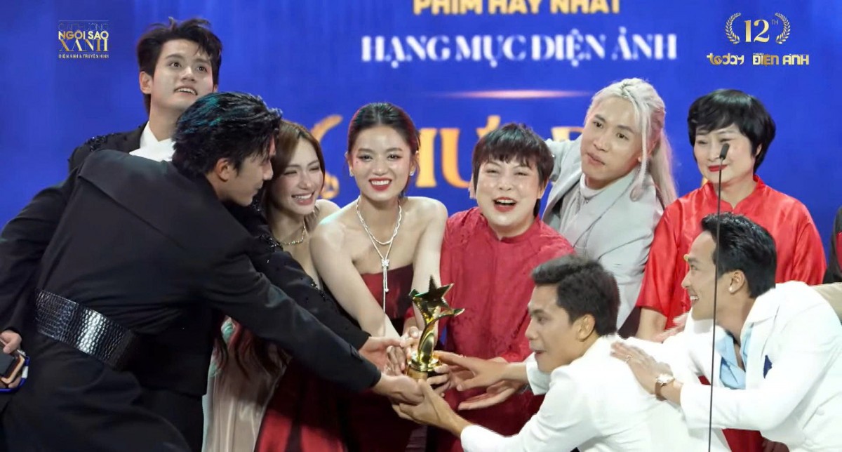 Live: Lễ trao giải Ngôi sao xanh lần thứ 12 - Giải thưởng Gương mặt Điện ảnh - Truyền hình hôm nay