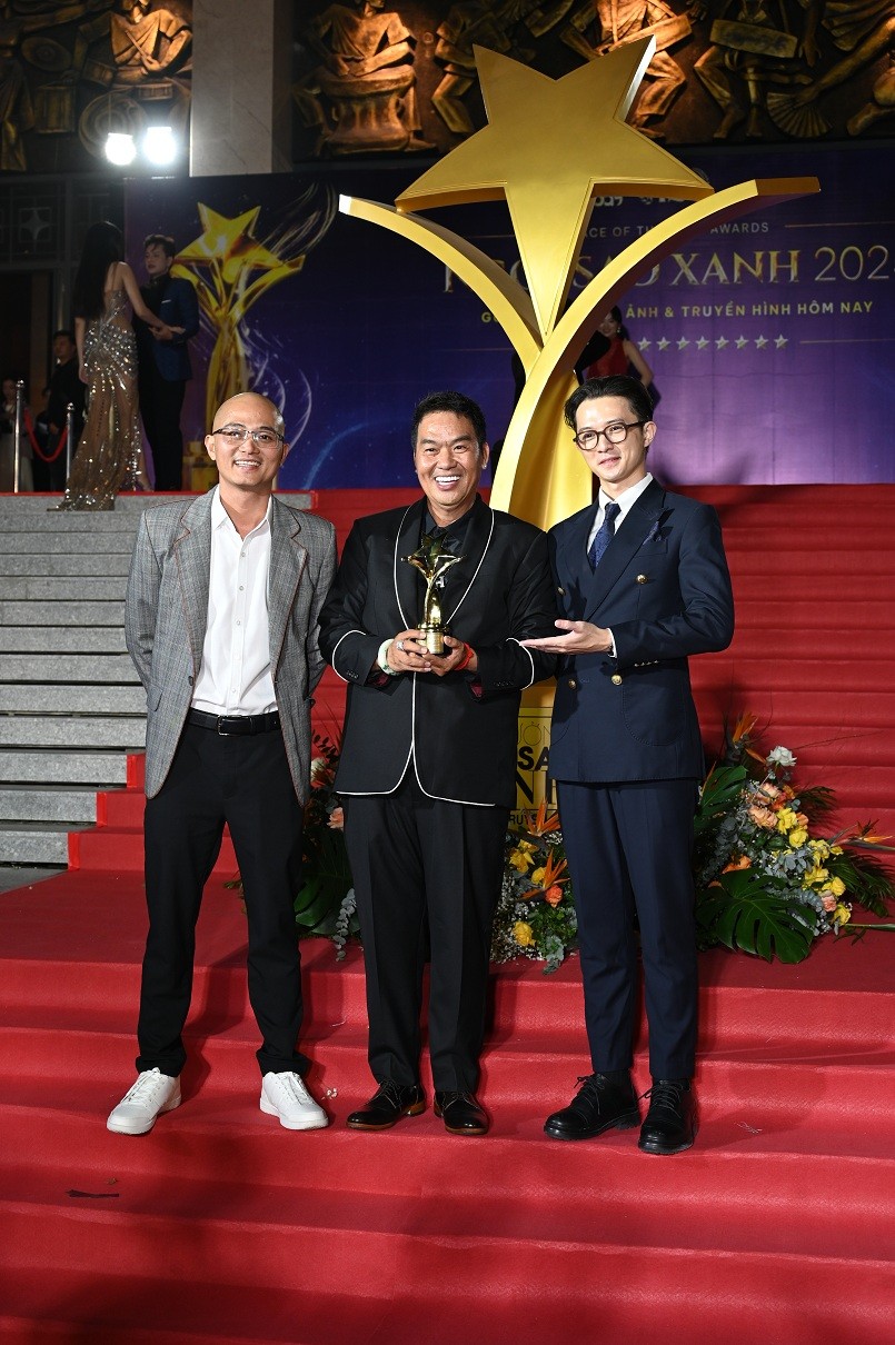 Đạo diễn Hoàng Mập nói gì về bộ phim 'Trà ma nữ' vừa được vinh danh 'Phim truyền hình được yêu thích nhất' tại Ngôi Sao Xanh lần thứ 12?