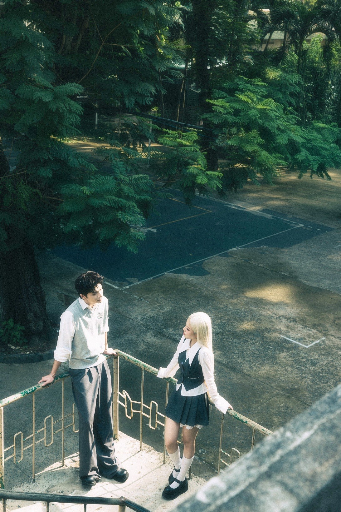 Vương Bình mở đầu năm 2026 rực rỡ: Fan Meeting 'cháy vé', đưa hit 'Thành phố phía Đông' trở lại cùng Phùng Khánh Linh