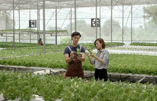 Nhan Phúc Vinh, Thân Thúy Hà cùng ê-kip 'Duyên' giành giải C của Hội Điện ảnh TP. HCM