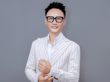 Hoàng Bách lần đầu ngồi 'ghế nóng' 'Tỏa sáng sao đôi 2026'