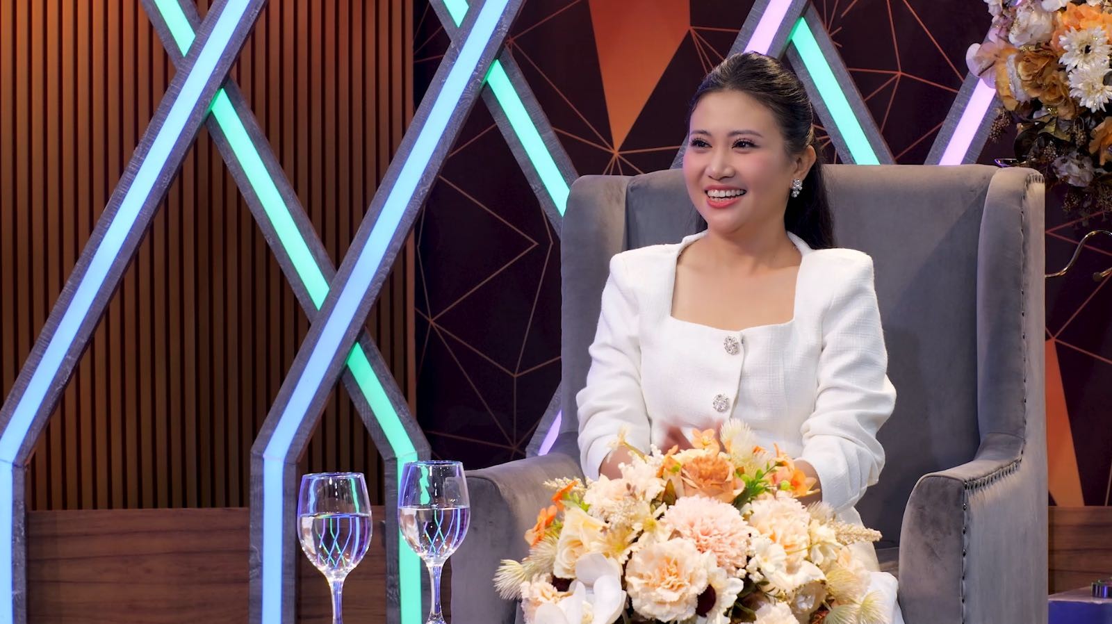 Huỳnh Ngân từng diễn kín lịch sân khấu kịch Sài Gòn, bật mí cách 'tách mình' với các nhân vật