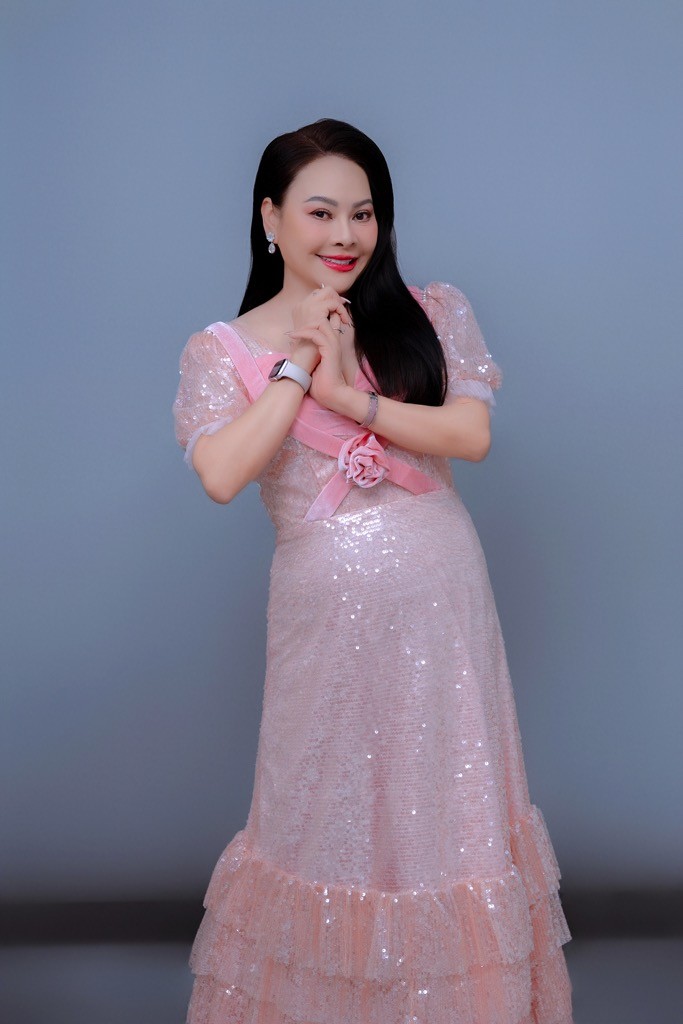 Đông Đào bất ngờ 'tự ti' về giọng hát hơn 30 năm