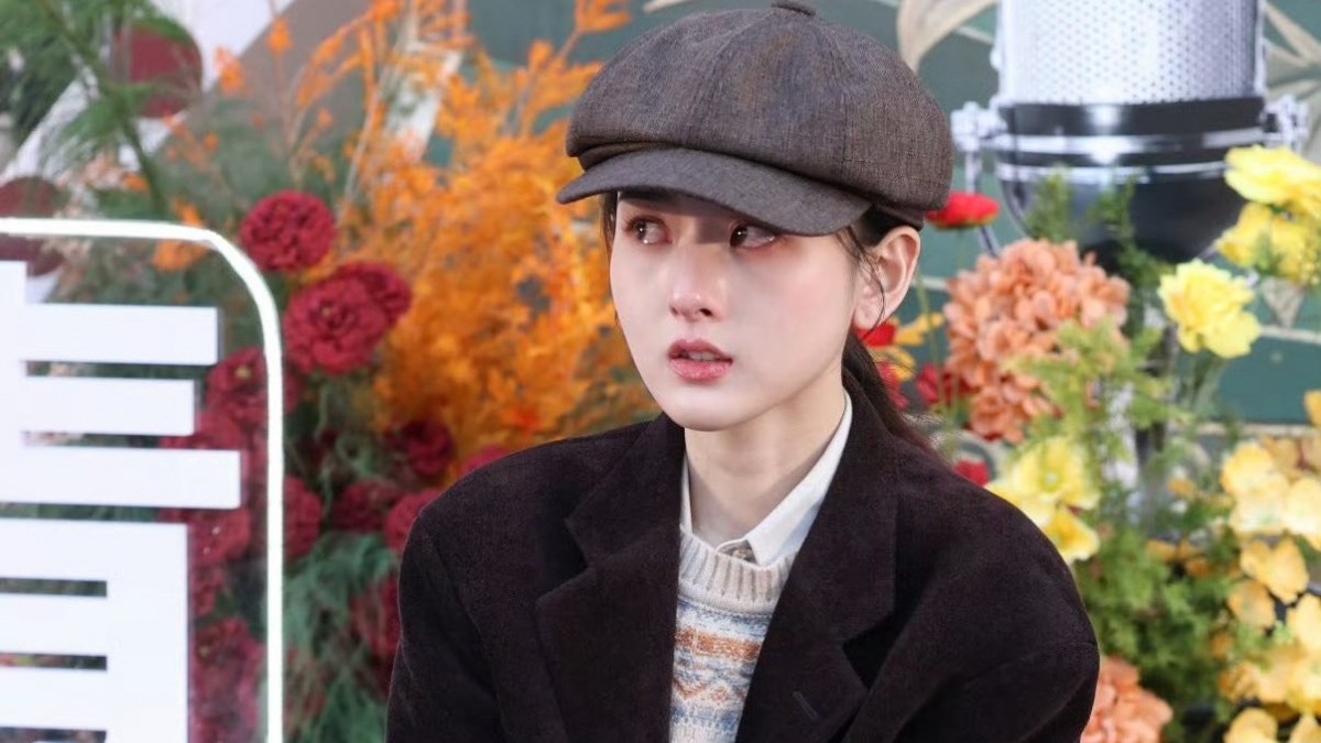 Tống Tổ Nhi bật khóc trong lễ đóng máy dự án mới