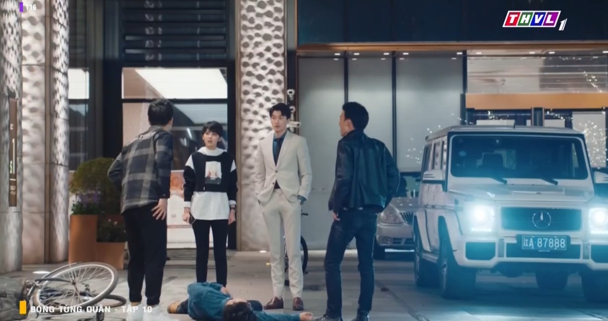 'Bóng tùng quân' tập 10: Lăng Thính mua nhẫn cầu hôn Hồng Tinh Tinh, muốn đưa sang Mỹ làm đám cưới