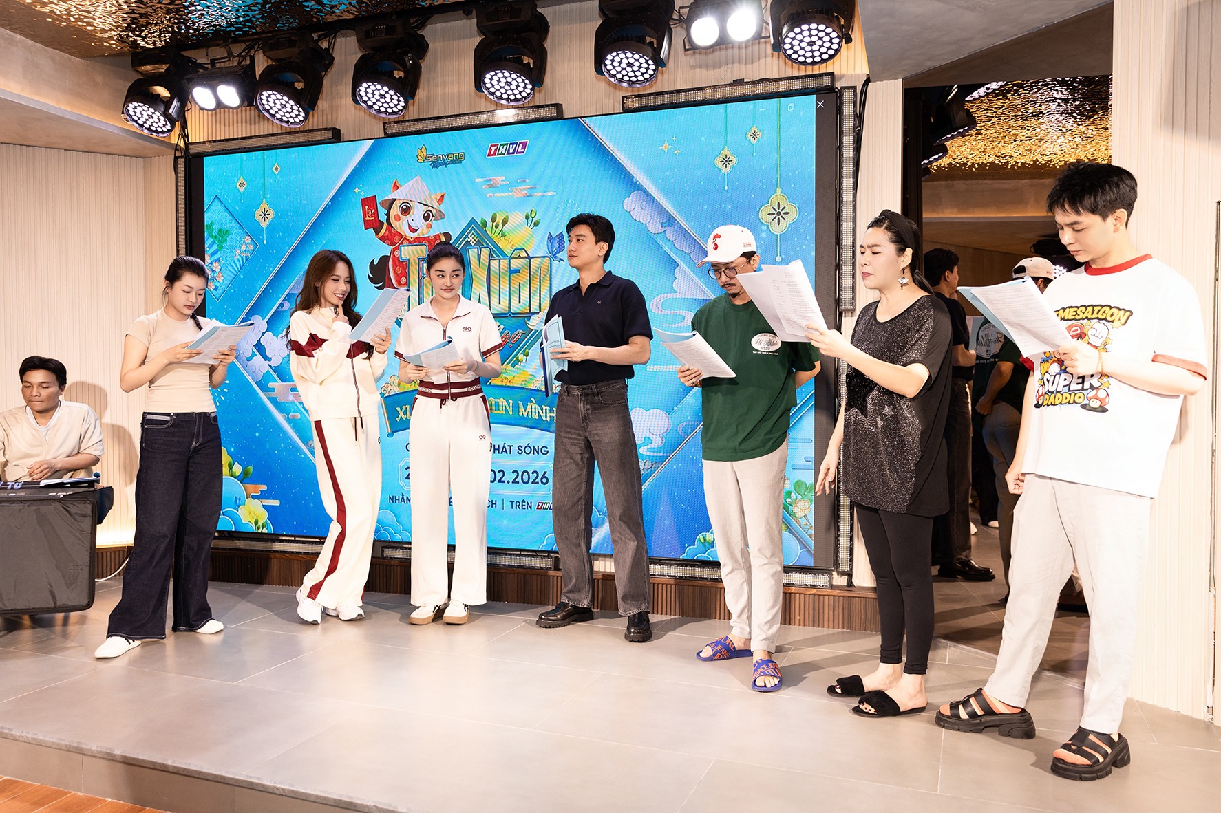 Quốc Trường, Lê Khánh cùng dàn nghệ sĩ hot tham gia 'Táo Xuân Bính Ngọ'