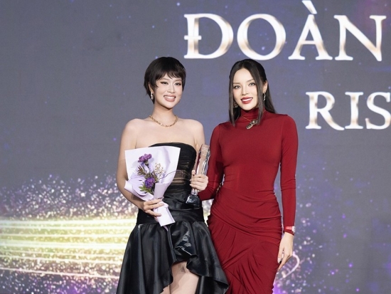 Đoàn Thiên Ân xúc động nhận giải điện ảnh thứ hai, Thanh Thủy là 'Mỹ nhân của năm'