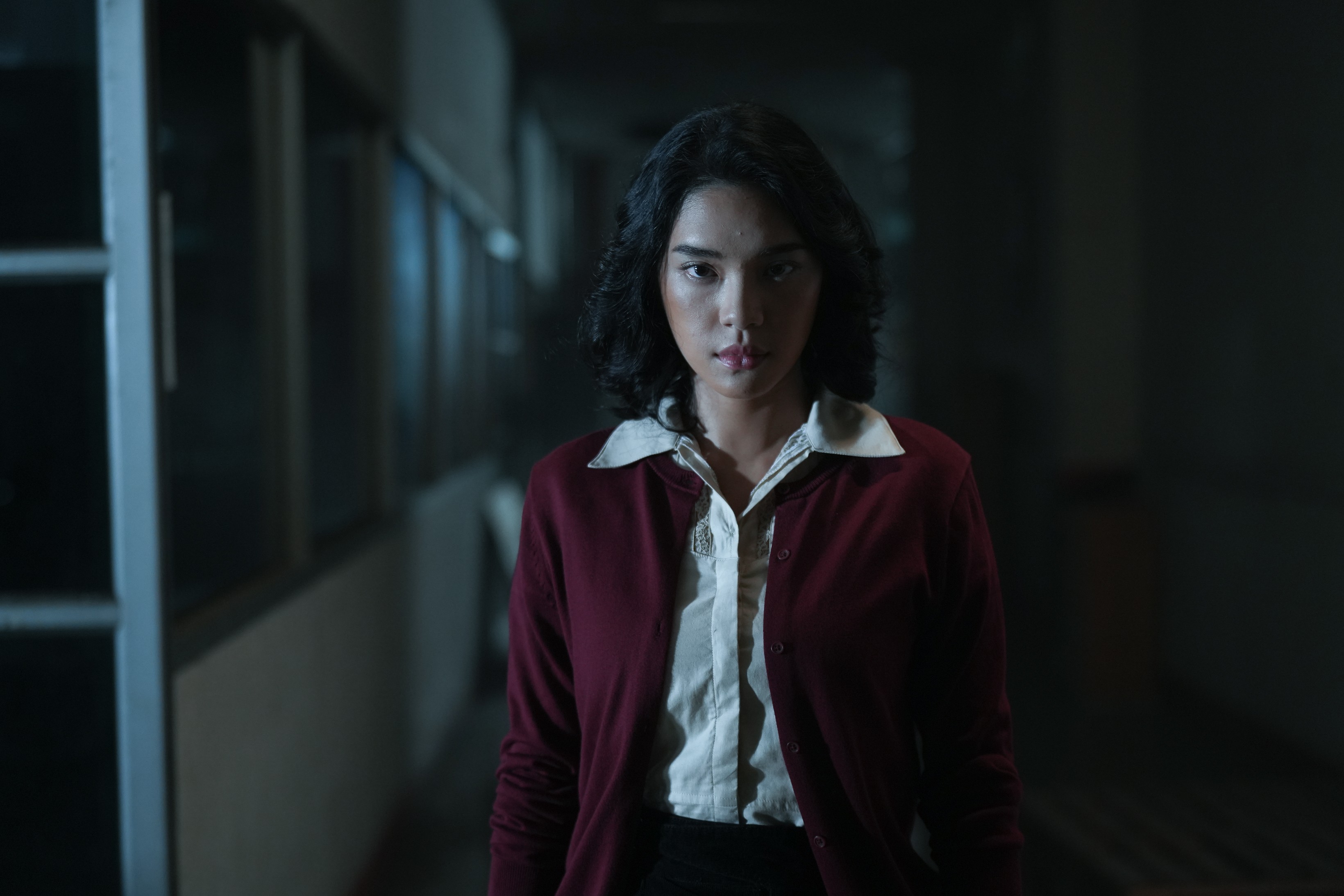 Vũ trụ kinh dị đình đám Thái Lan 'Chơi ngải' mở rộng với phần tiền truyện ghê rợn về cô giáo Panor