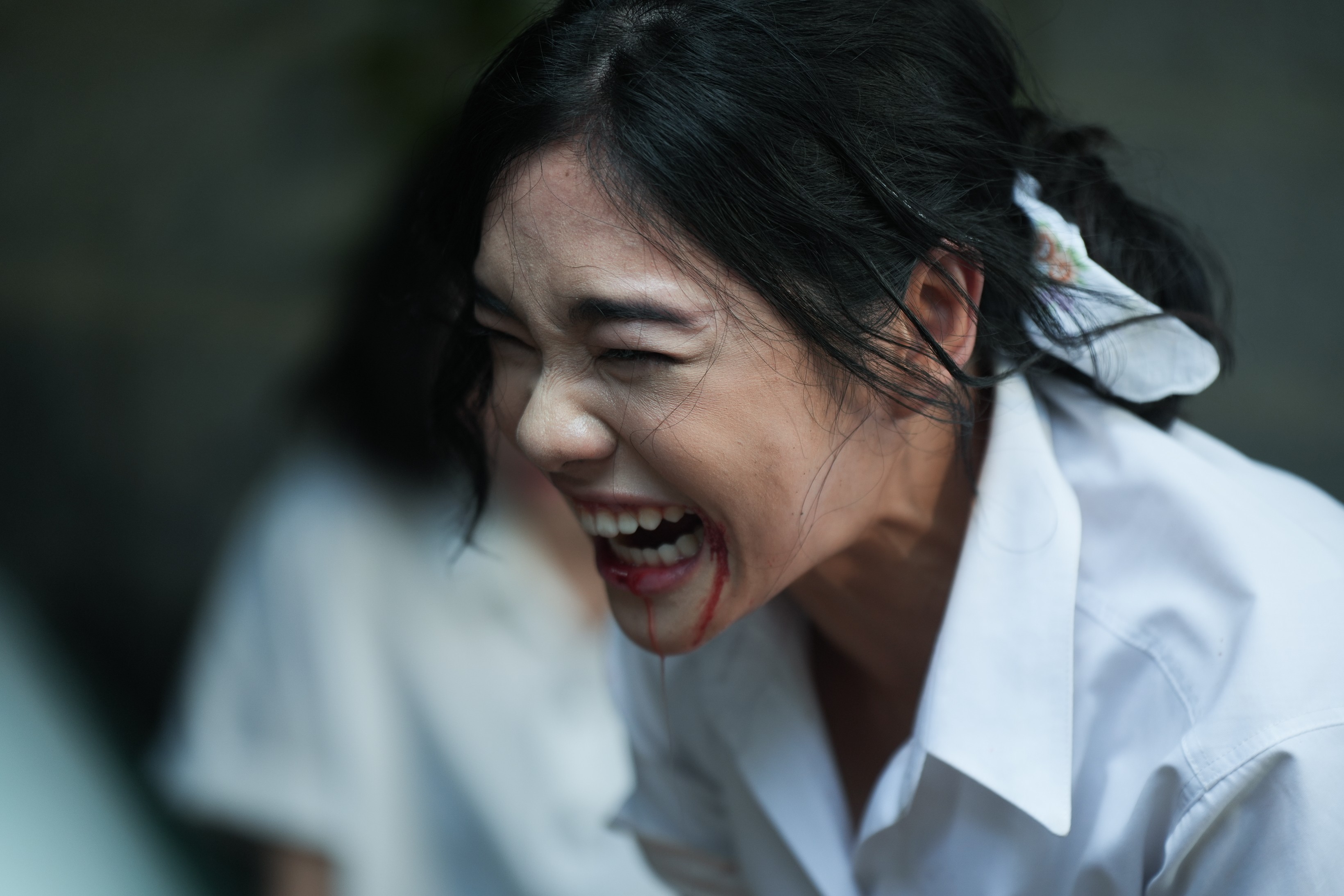 Vũ trụ kinh dị đình đám Thái Lan 'Chơi ngải' mở rộng với phần tiền truyện ghê rợn về cô giáo Panor