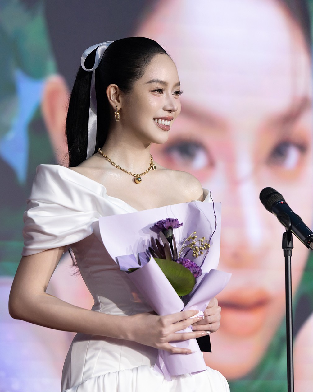 Đoàn Thiên Ân xúc động nhận giải điện ảnh thứ hai, Thanh Thủy là 'Mỹ nhân của năm'