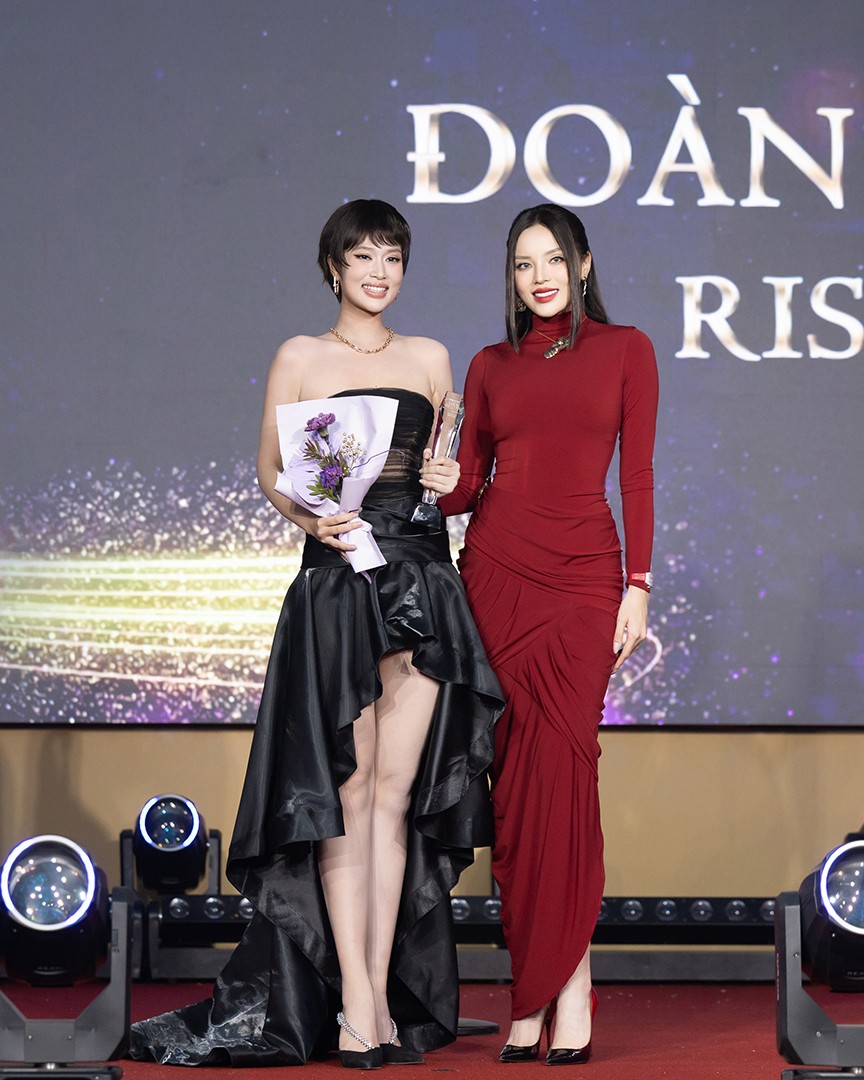 Đoàn Thiên Ân xúc động nhận giải điện ảnh thứ hai, Thanh Thủy là 'Mỹ nhân của năm'