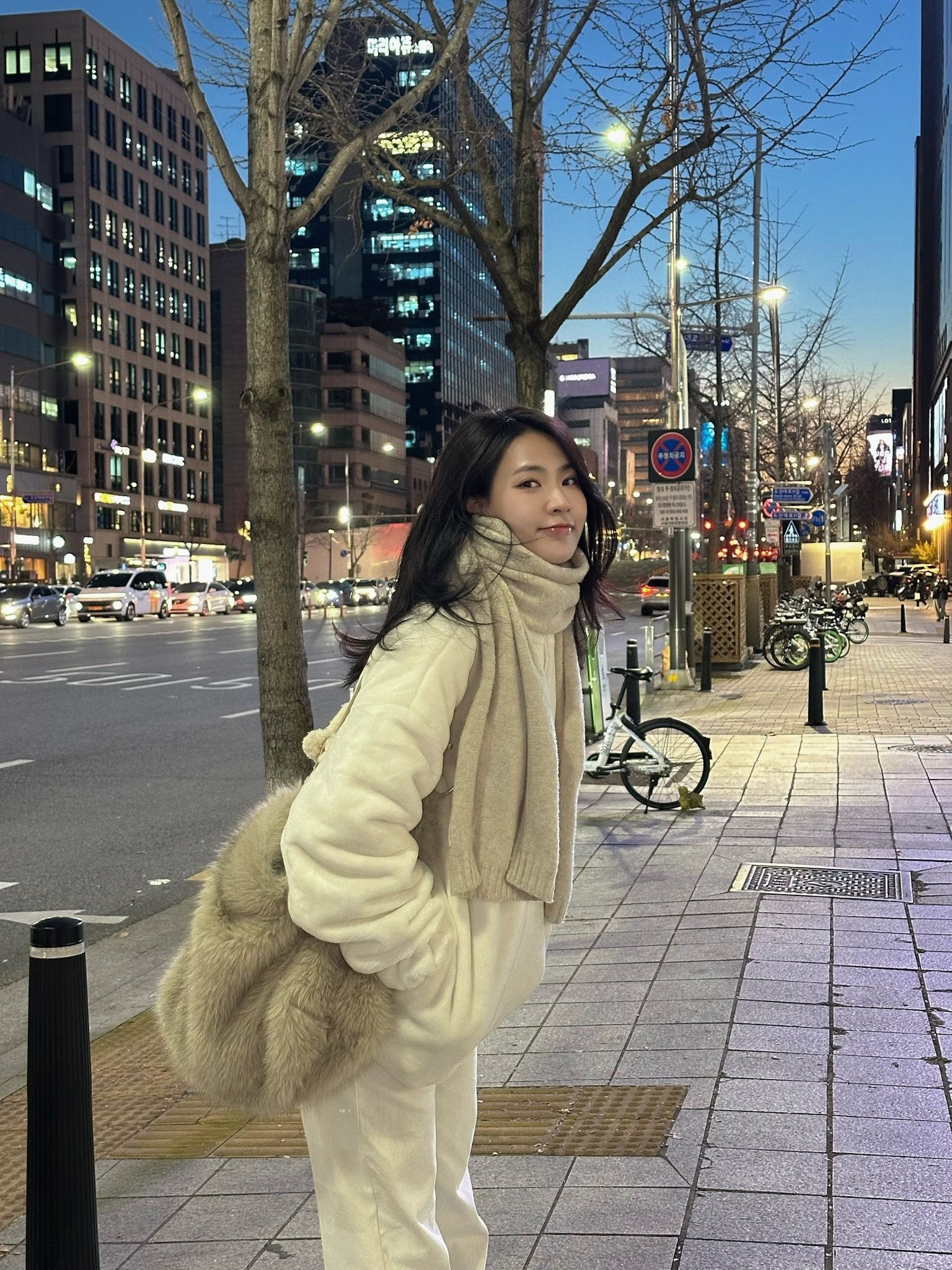 Sức hút từ vẻ đẹp đời thường của nàng thơ Minh Trang trước giờ phim lên sóng