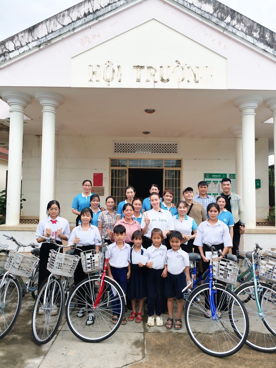'Cho đi nhiều hơn': Hồ Ngọc Hà hội ngộ các tên tuổi đình đám trong màn kết hợp chấn động đầu năm 2026