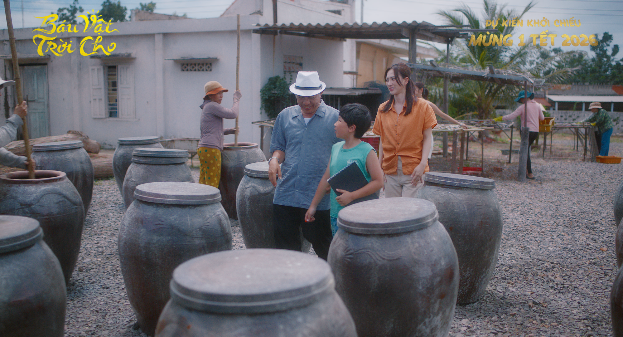 Làng chài rực rỡ trong phim Tết 2026 'Báu vật trời cho' lần đầu được giới thiệu