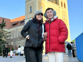 Cuộc tái ngộ bất ngờ, thú vị sau 30 năm của ca sĩ - blogger Đoan Trường và Hoa hậu Lý Thu Thảo