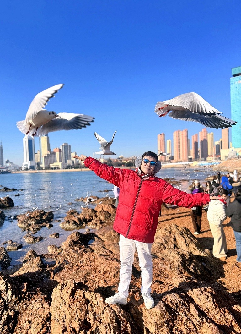 Cuộc tái ngộ bất ngờ, thú vị sau 30 năm của ca sĩ - blogger Đoan Trường và Hoa hậu Lý Thu Thảo