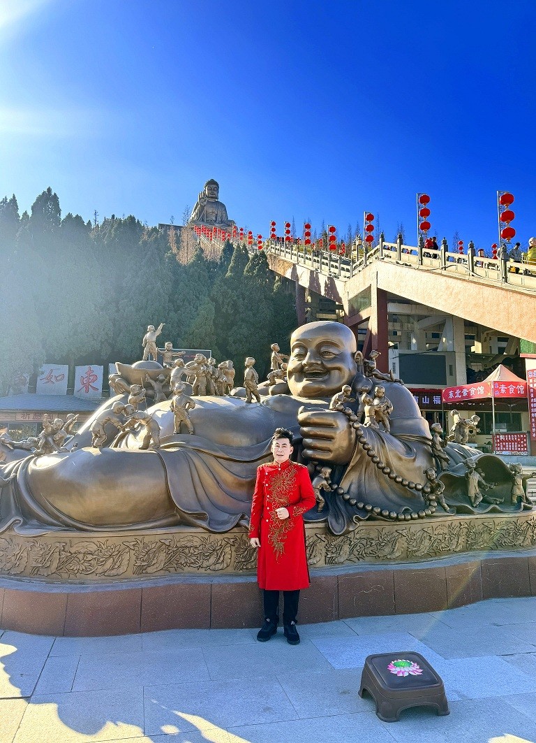 Cuộc tái ngộ bất ngờ, thú vị sau 30 năm của ca sĩ - blogger Đoan Trường và Hoa hậu Lý Thu Thảo