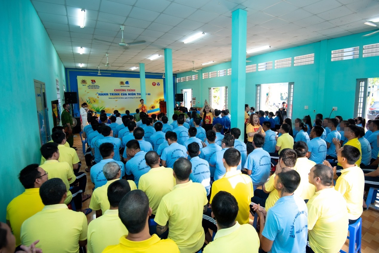 Đội Tình nguyện viên nghệ sĩ lan tỏa mùa xuân yêu thương trong chiến dịch 'Xuân tình nguyện 2026' của Thành Đoàn TP. HCM