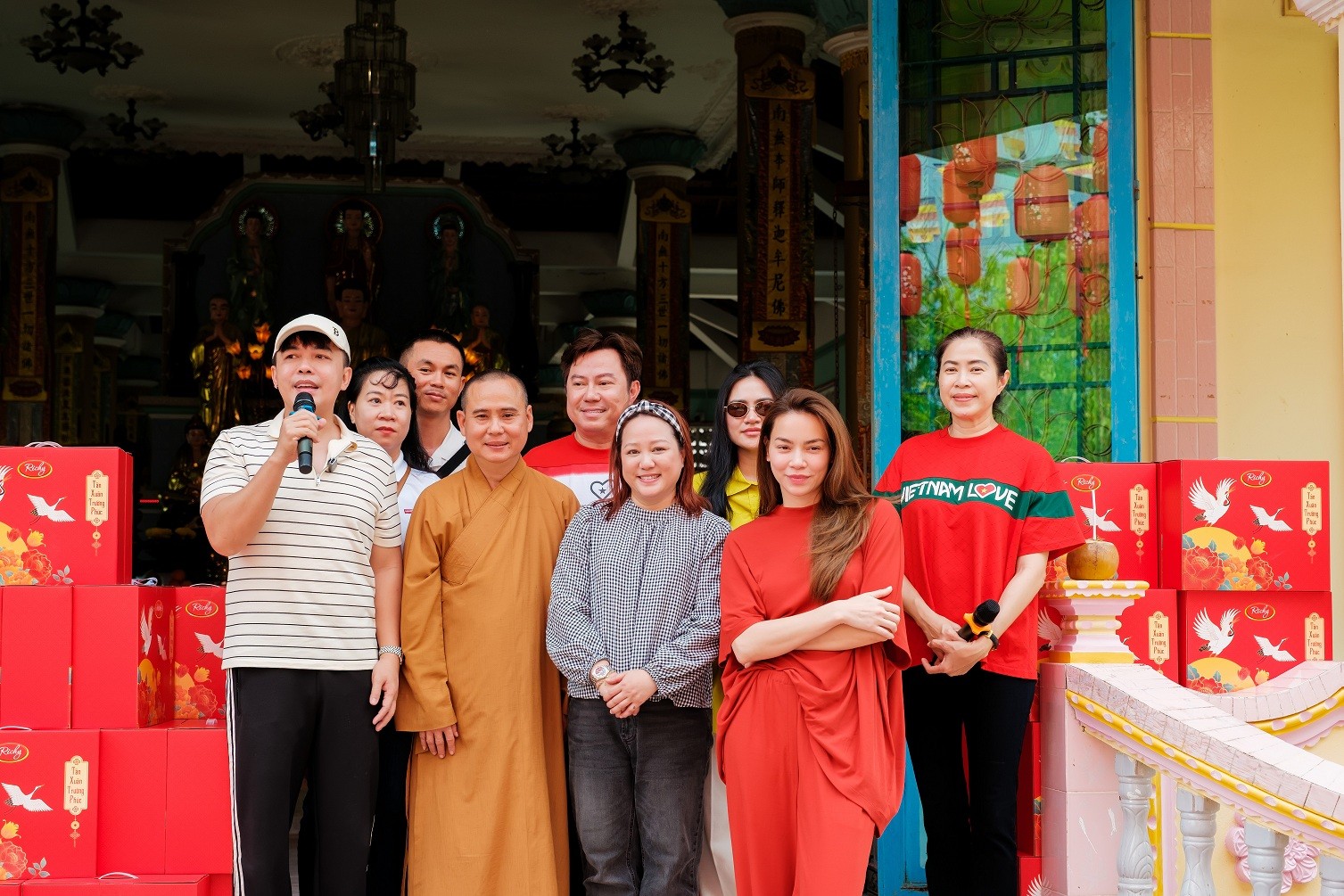 Hồ Ngọc Hà, Ngọc Linh và dàn nghệ sĩ lan tỏa thông điệp 'Cho đi nhiều hơn' tại Tây Ninh