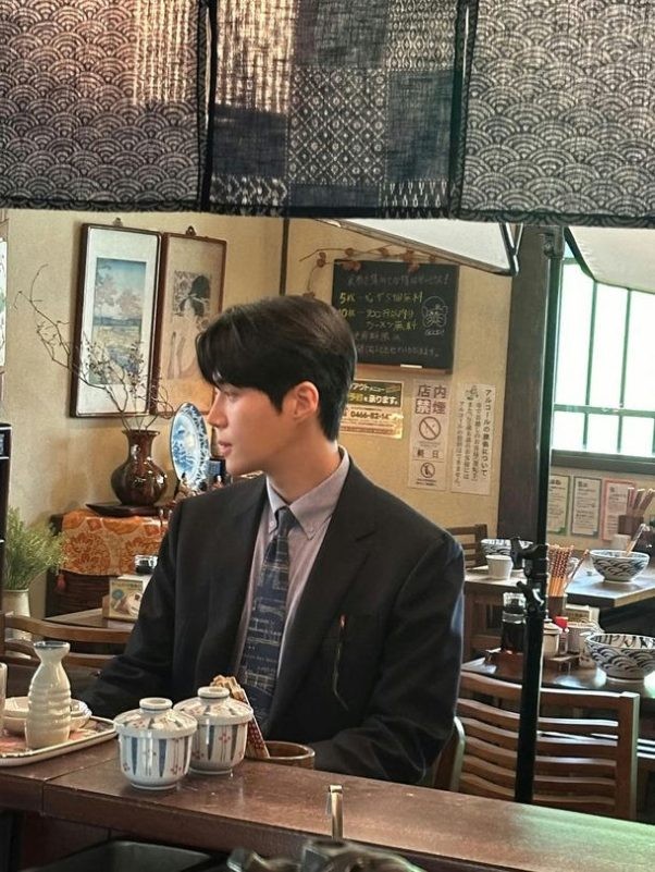 Kim Seon Ho làm dấy lên tin đồn hẹn hò Go Youn Jung