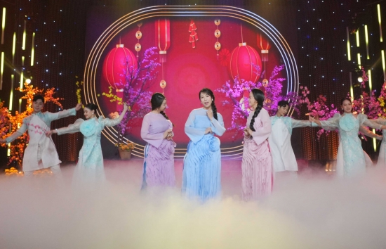 Nhóm Sen Việt ra mắt 'Đoản khúc ca xuân' nhân dịp Tết Nguyên đán