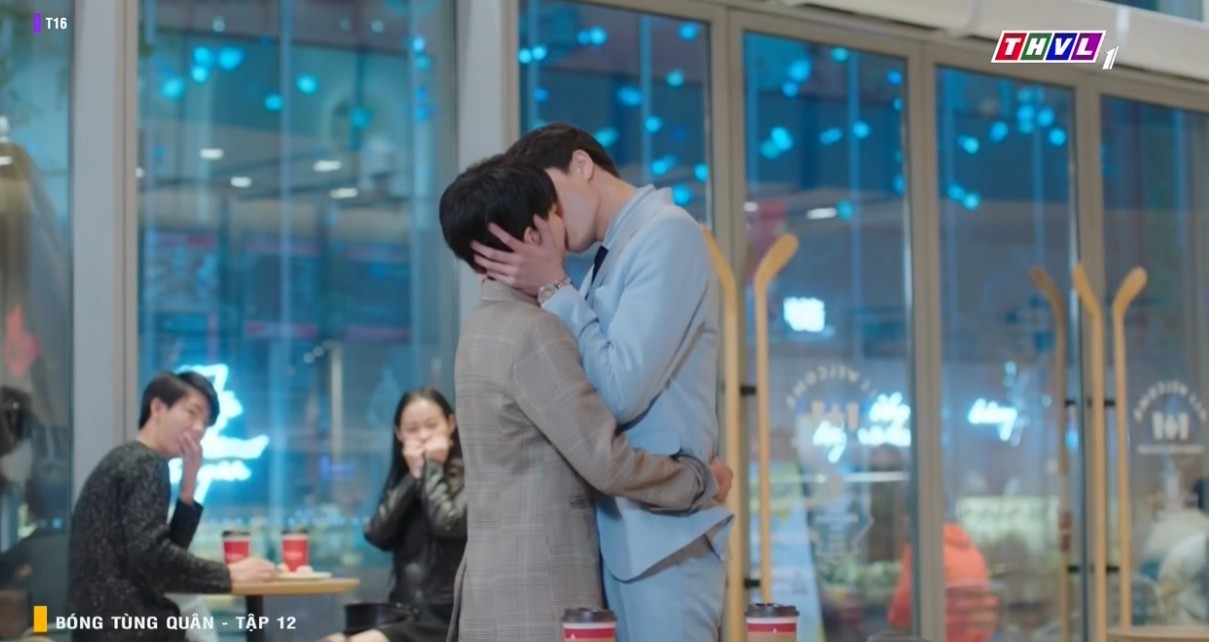 'Bóng tùng quân' tập 12: Ngụy Lam tỏ tình thành công Hồng Tinh Tinh, chính thức có nụ hôn đầu tiên