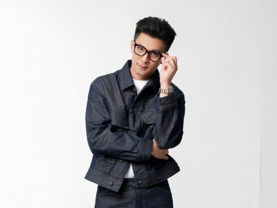 Hà Việt Dũng: Từ chàng trai Mường nghèo khó đến vai Tổng tài 'sốt rần rần'