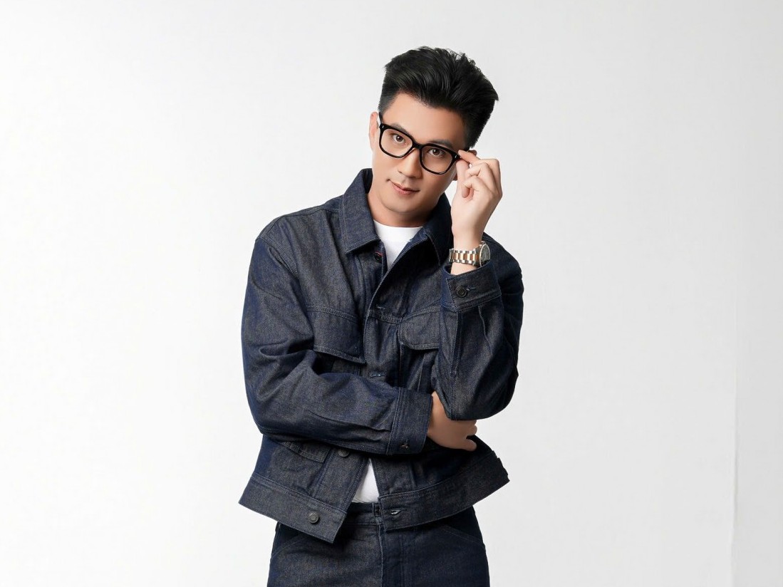 Hà Việt Dũng: Từ chàng trai Mường nghèo khó đến vai Tổng tài 'sốt rần rần'