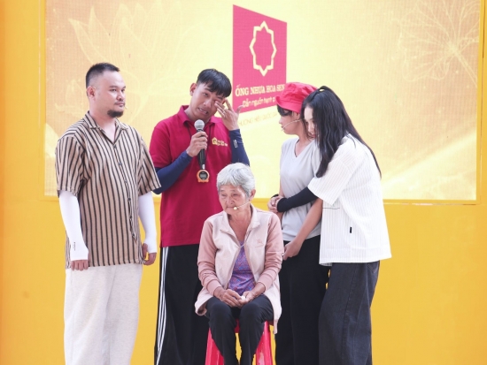 Thái Vũ bật khóc khi lần đầu dẫn dắt chương trình 'Mái ấm gia đình Việt'