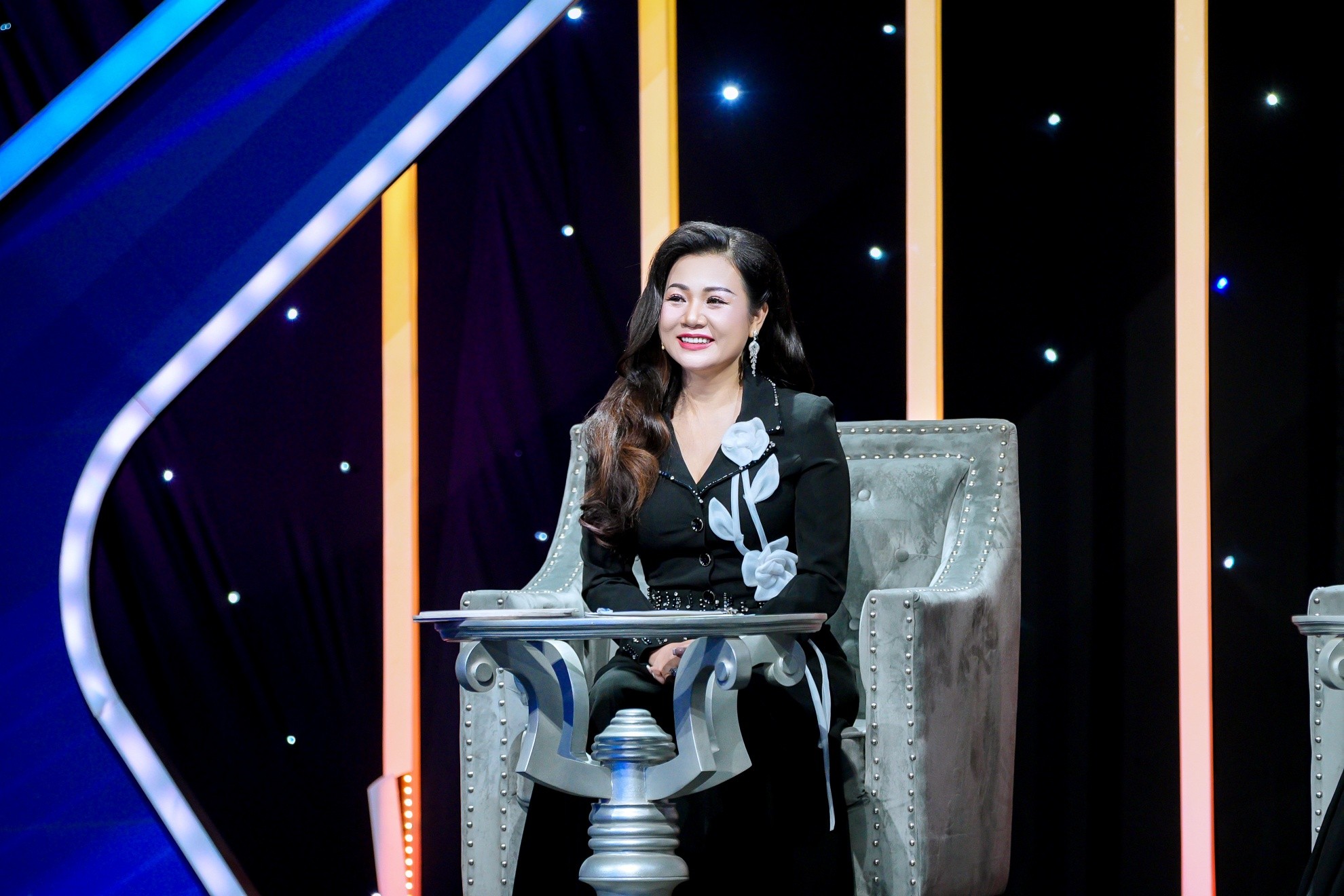 'Tỏa sáng sao đôi 2026': Hồ Khánh Long xuyên không kể chuyện tình buồn da diết, ẵm trọn điểm 10 của Đoan Trang và Dương Hồng Loan