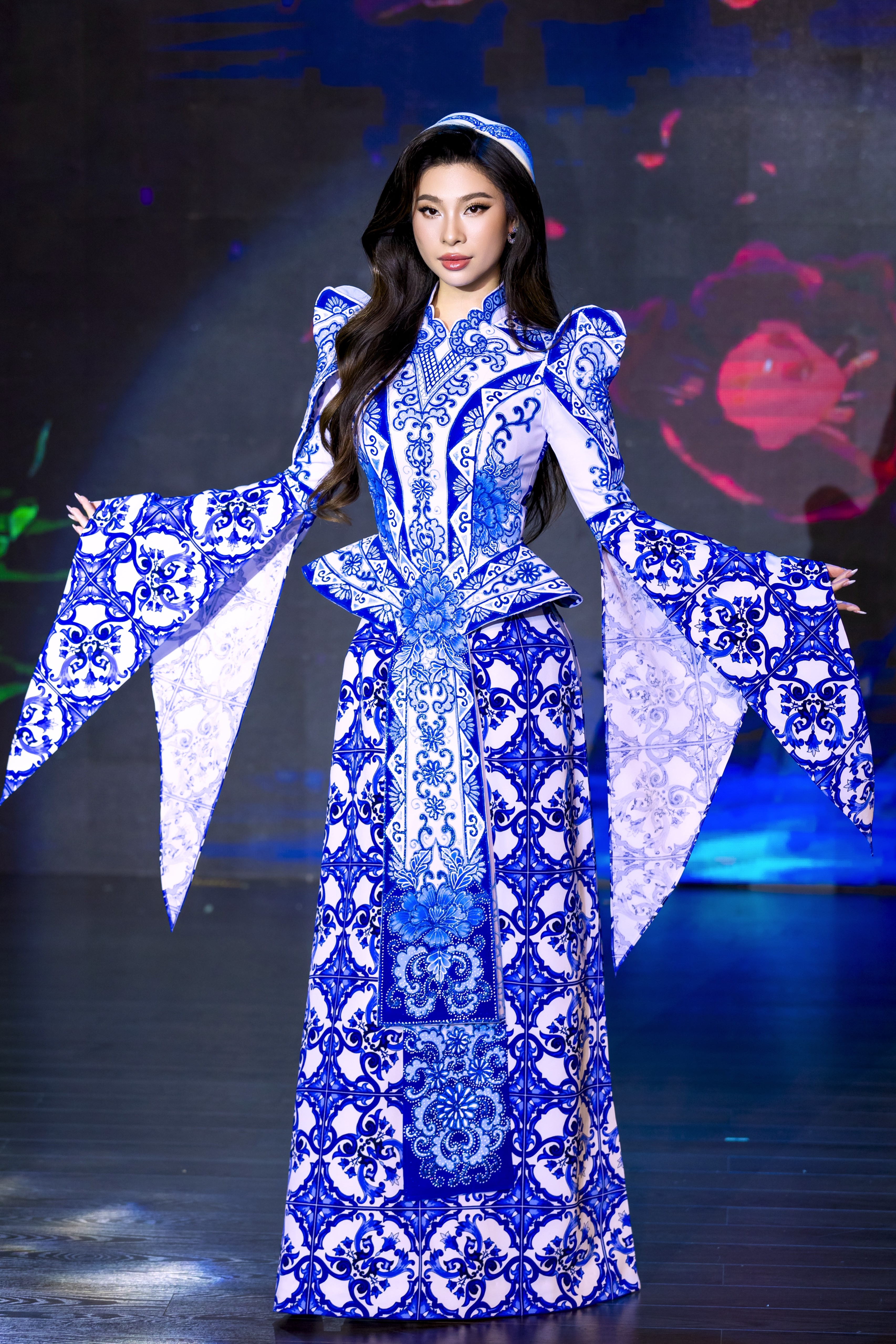 Lý Hương và con gái Jessica Lý: Thời trang áo dài xuân là kết nối cội nguồn