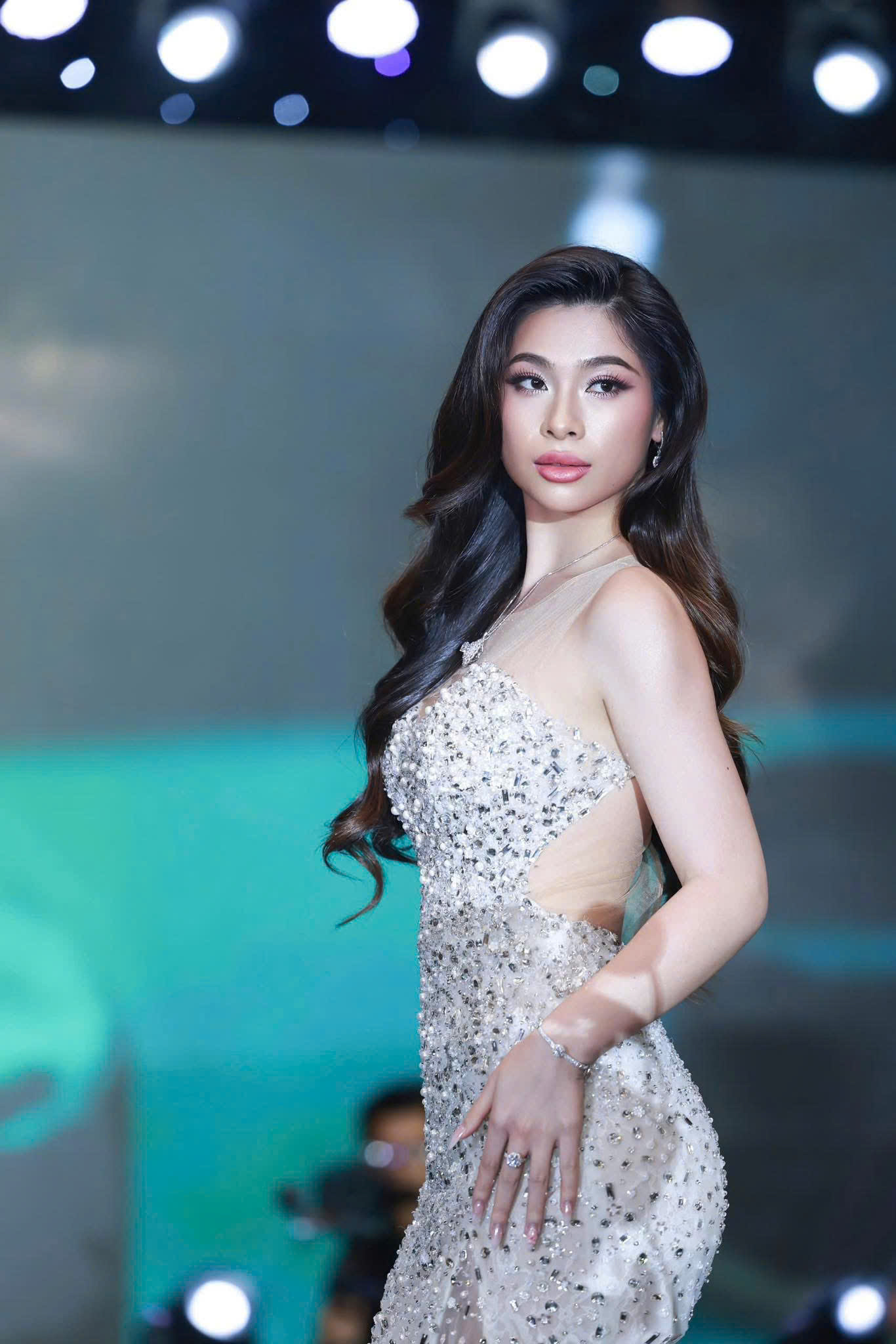 Lý Hương và con gái Jessica Lý: Thời trang áo dài xuân là kết nối cội nguồn