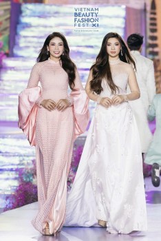 Lý Hương và con gái Jessica Lý: Thời trang áo dài xuân là kết nối cội nguồn