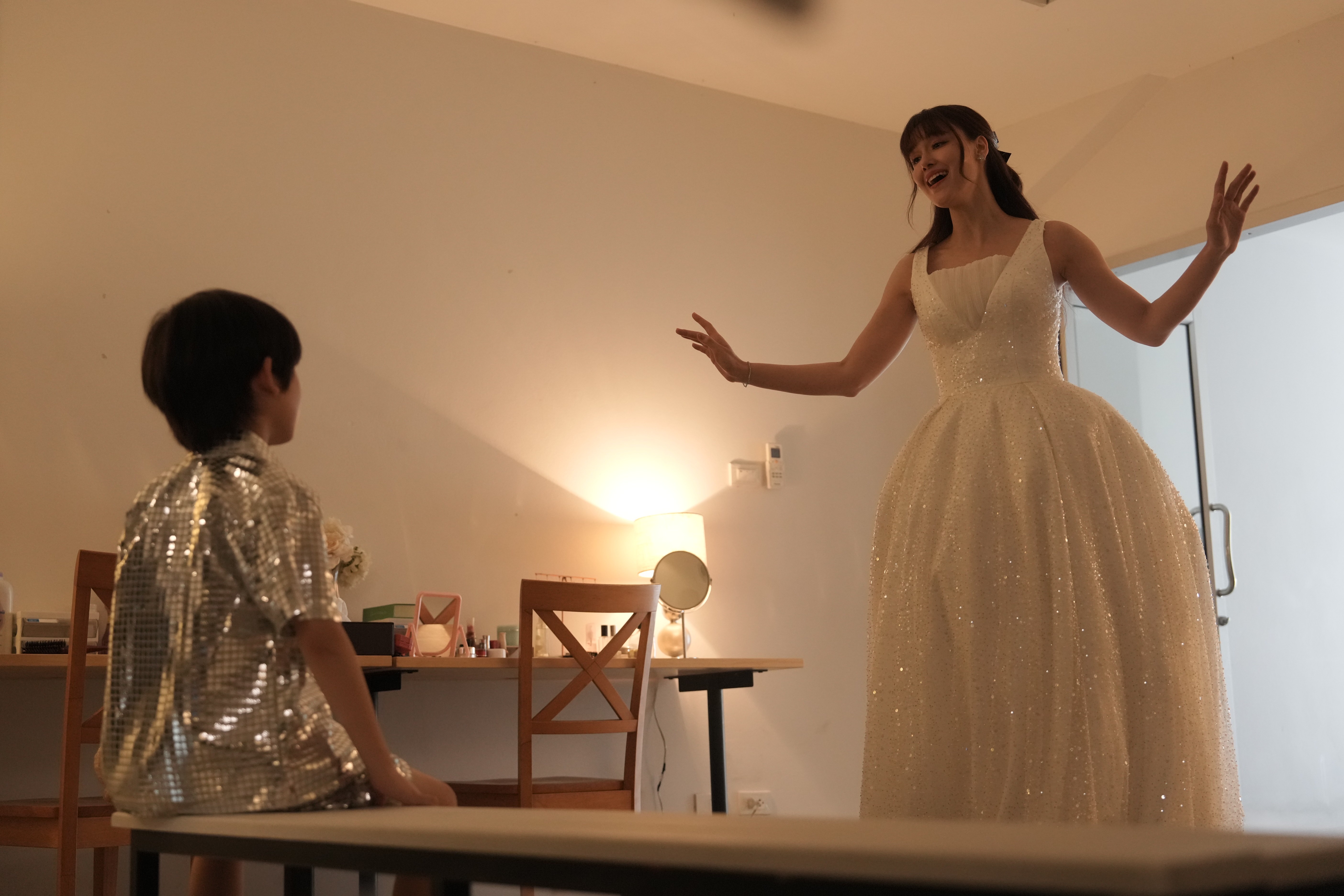 'Người đẹp và quái lạ' tung trailer lồng tiếng hài hước với màn góp giọng hát của Lamoon