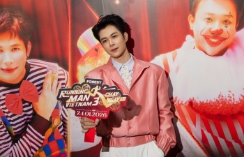 Anh Tú Atus rực rỡ đủ các lĩnh vực trong năm 2025, mở màn 2026 với phim Tết 'Nhà ba tôi một phòng'