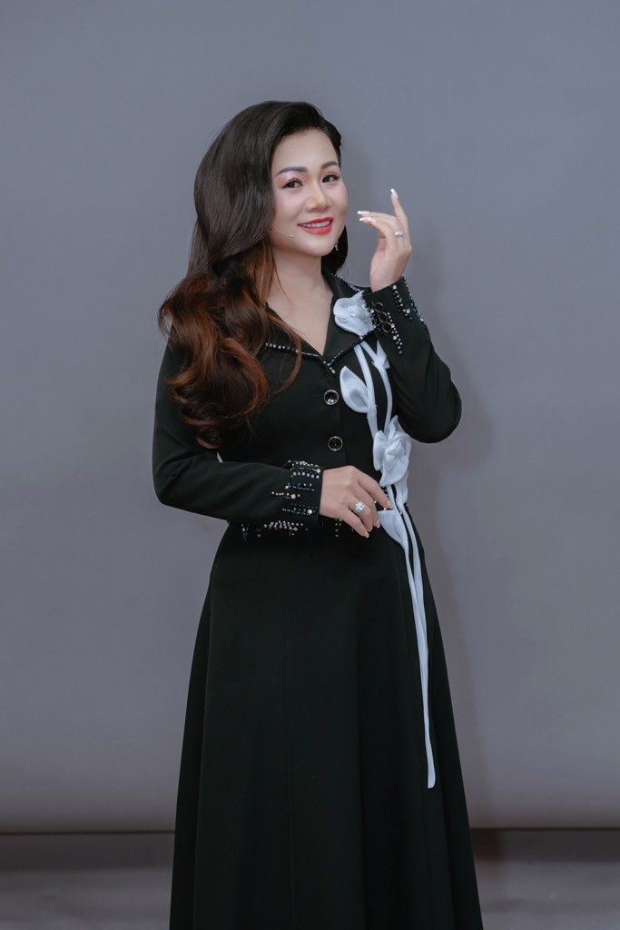 Dương Hồng Loan tiết lộ sở thích 'lạ', trái ngược hoàn toàn với hình ảnh sâu lắng trên sân khấu