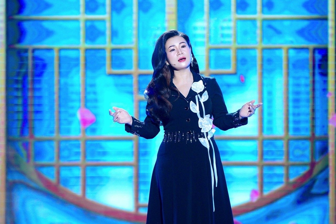 Dương Hồng Loan tiết lộ sở thích 'lạ', trái ngược hoàn toàn với hình ảnh sâu lắng trên sân khấu