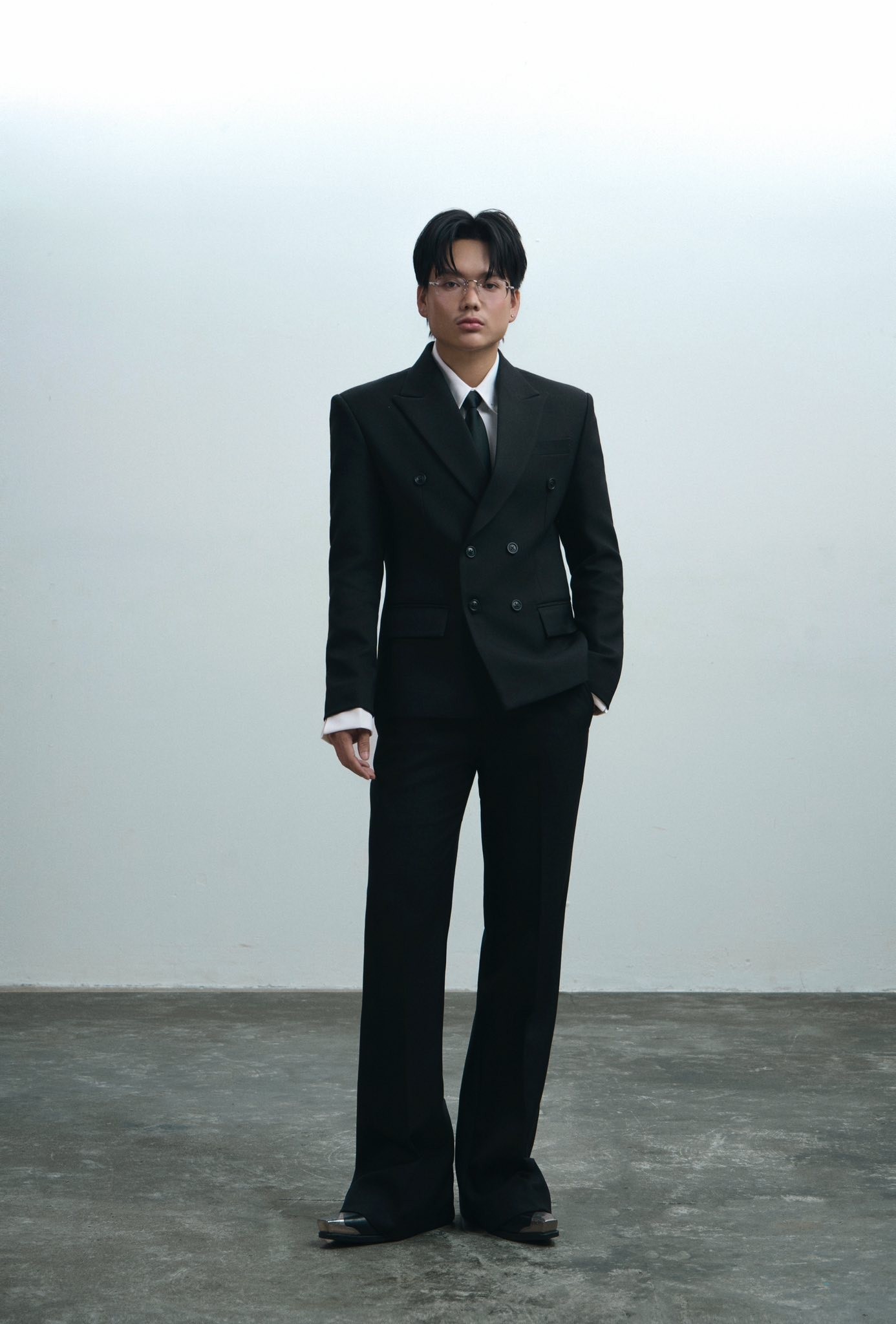 Phạm Thoại tái xuất với diện mạo lạ lẫm sau nửa năm rời xa showbiz