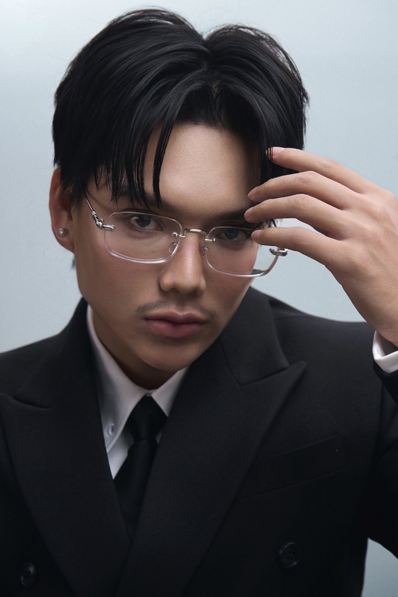 Phạm Thoại tái xuất với diện mạo lạ lẫm sau nửa năm rời xa showbiz