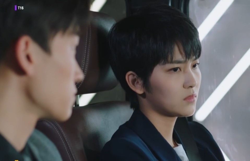 'Bóng tùng quân' tập 13: Hồng Tinh Tinh 'phớt lờ' bạn trai Ngụy Lam, sợ bị phát hiện yêu nhau