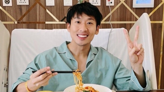 Tuấn Trần phẫu thuật nối dây chằng thành công, hẹn fan ở buổi premiere 'Báu vật trời cho'