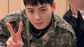 Cha Eun Woo bị yêu cầu chuyển đơn vị giữa bê bối trốn thuế